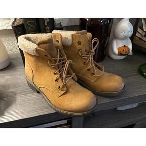 American Eagle boots NWOT tan size 10